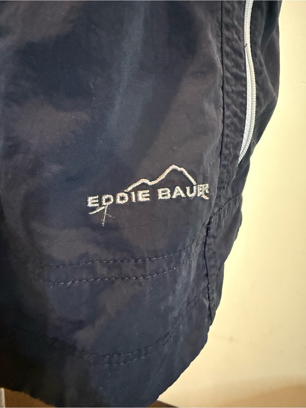 Eddie Bauer black Hooded Lightweight Vest - Picture 3 of 5